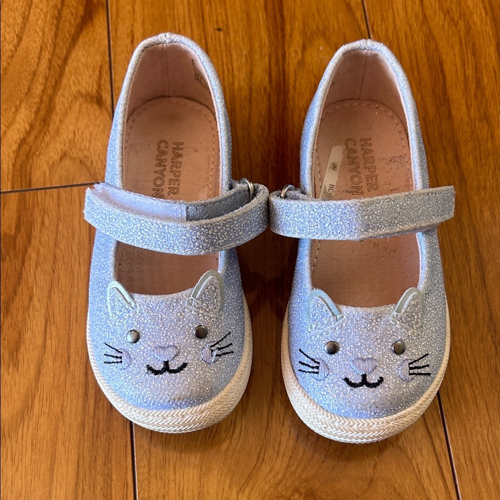 Harper Canyon Light Blue Cat Face Dress Shoes